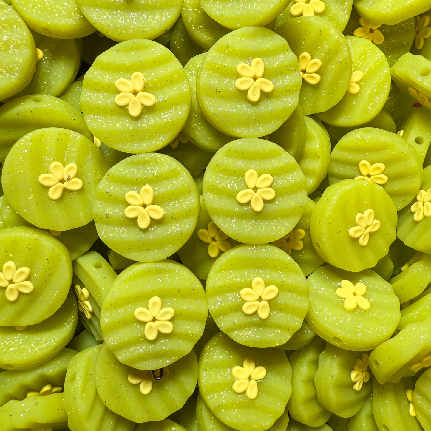 EXCLUSIVE Pickle Slice Silicone Focal Bead (2 pcs)