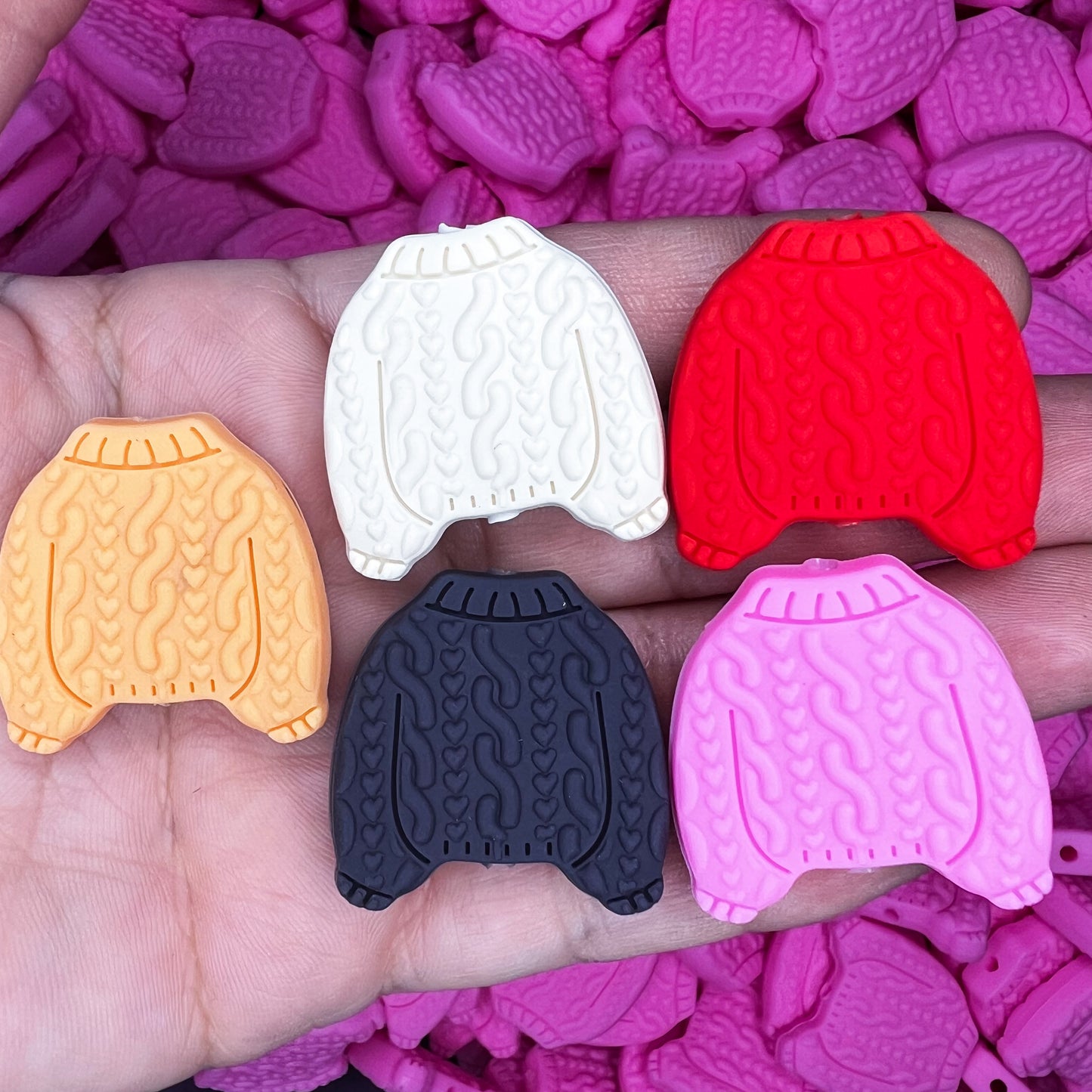 Sweater Silicone Focal Bead (Pack of 2)