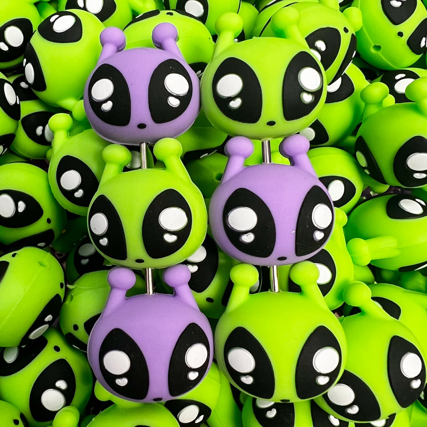 3D Alien Silicone Focal Bead (2 pcs)