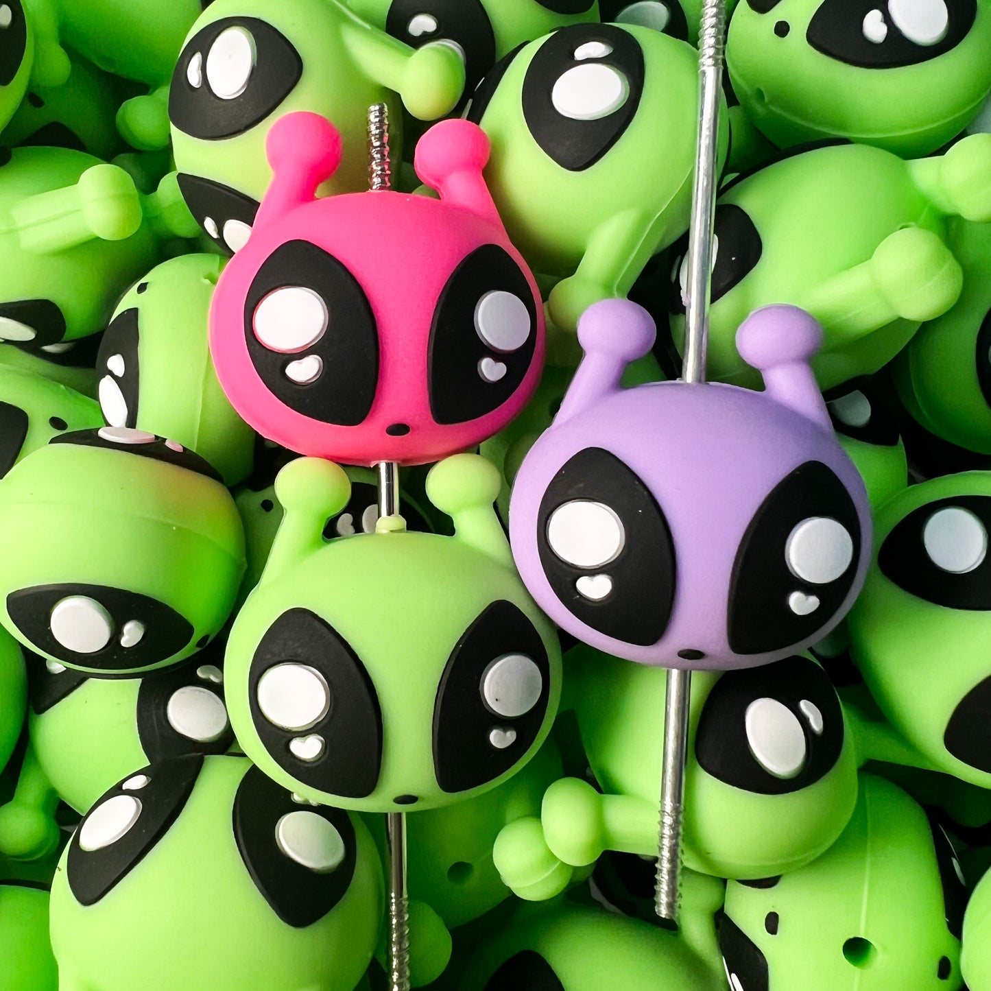 3D Alien Silicone Focal Bead (2 pcs)