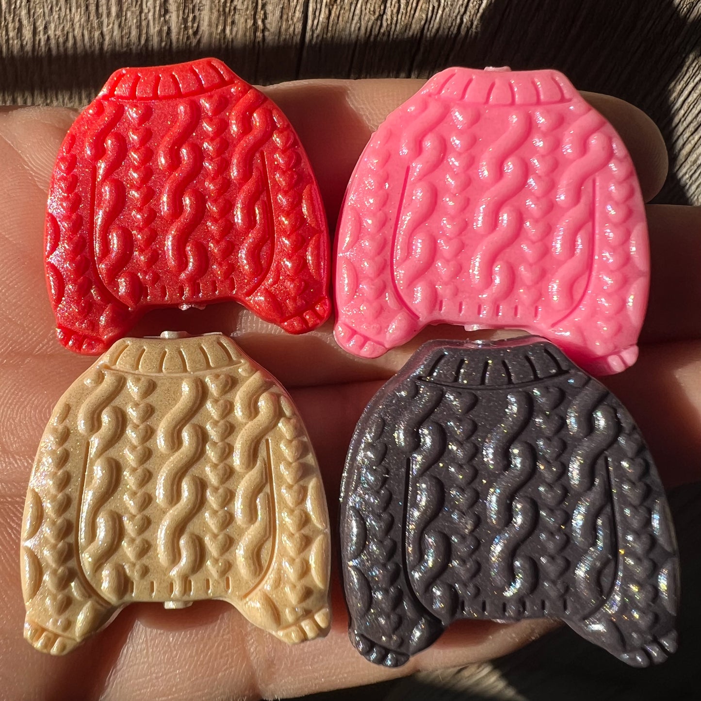 Sweater Silicone Focal Bead (Pack of 2)